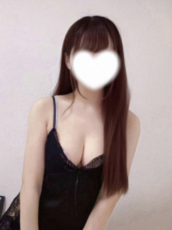 椿　れな
