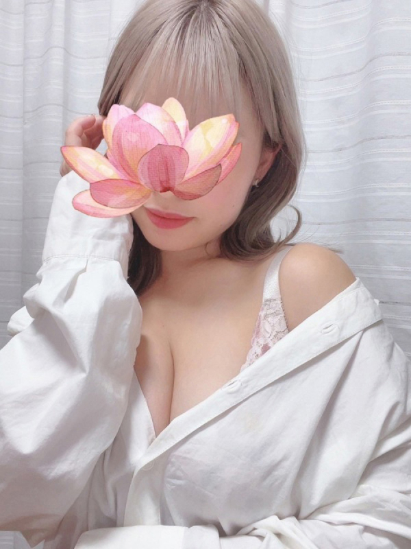 新納ゆり