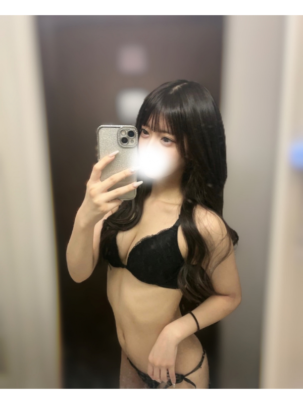 三上ここあ