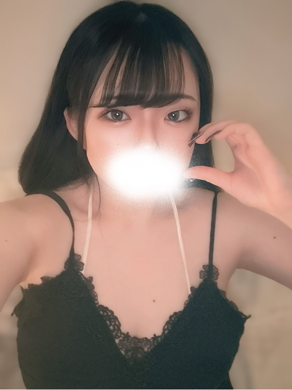 水凪 ひな