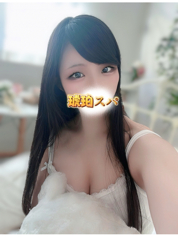 華乃 めい