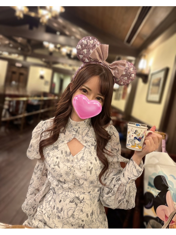 八代　りな