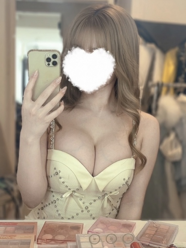 姫城ひなみ