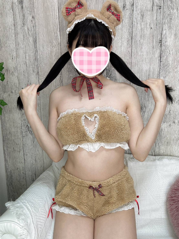 夢及　なこ