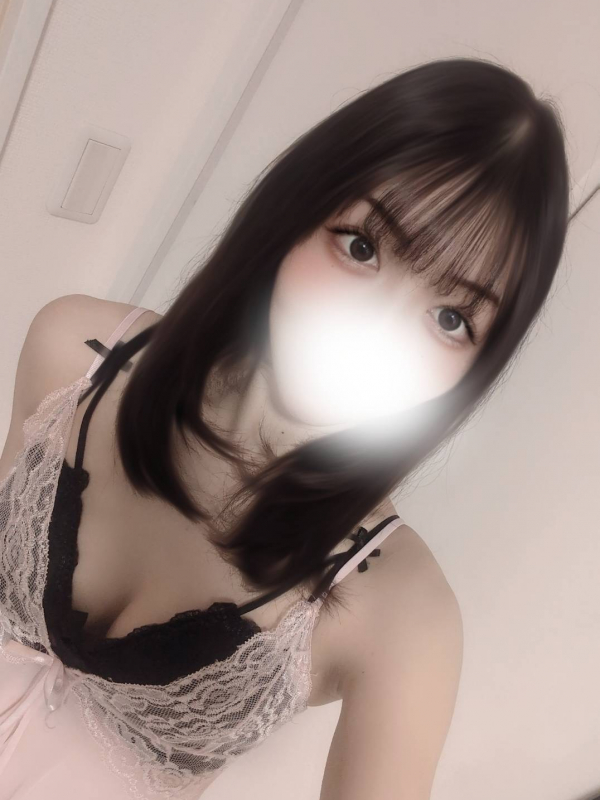 なるみや　なな