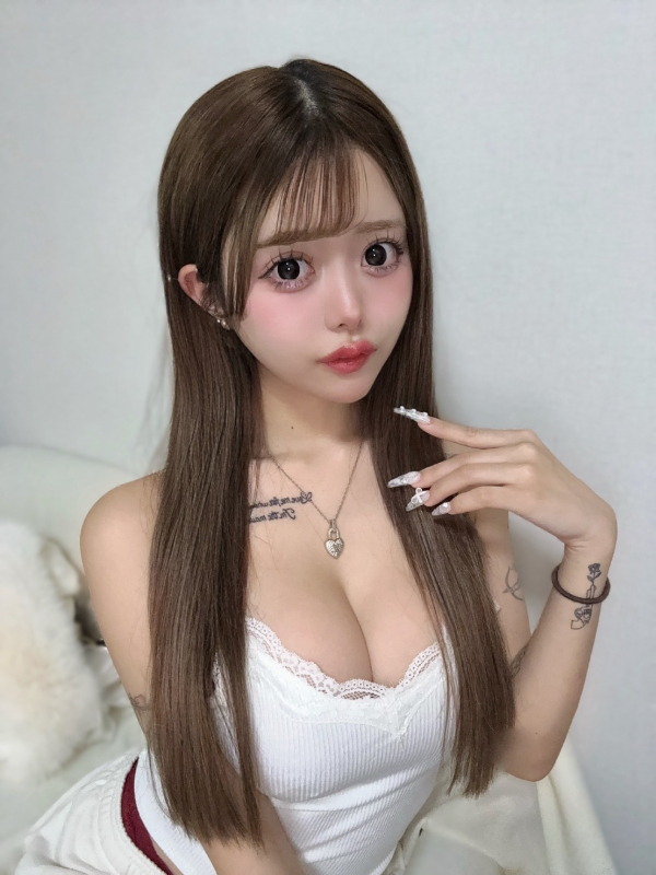 愛夢ななお