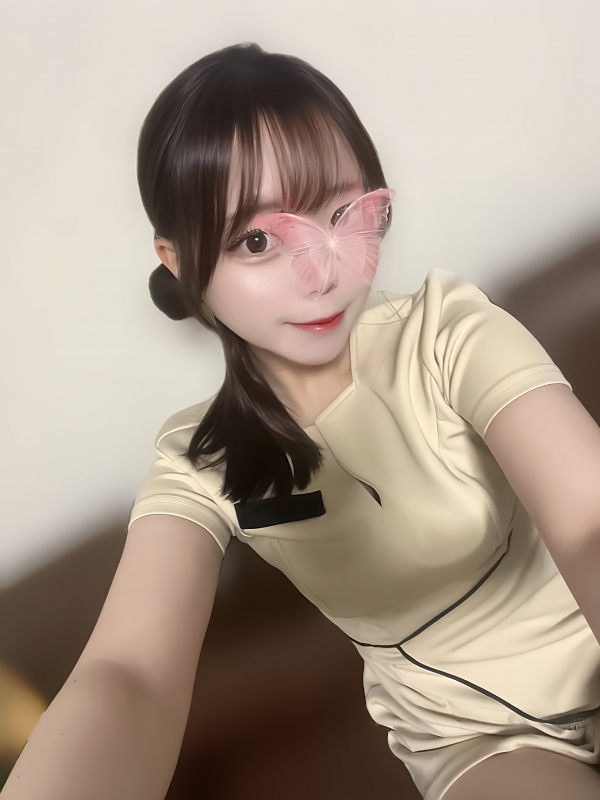 安達ゆな