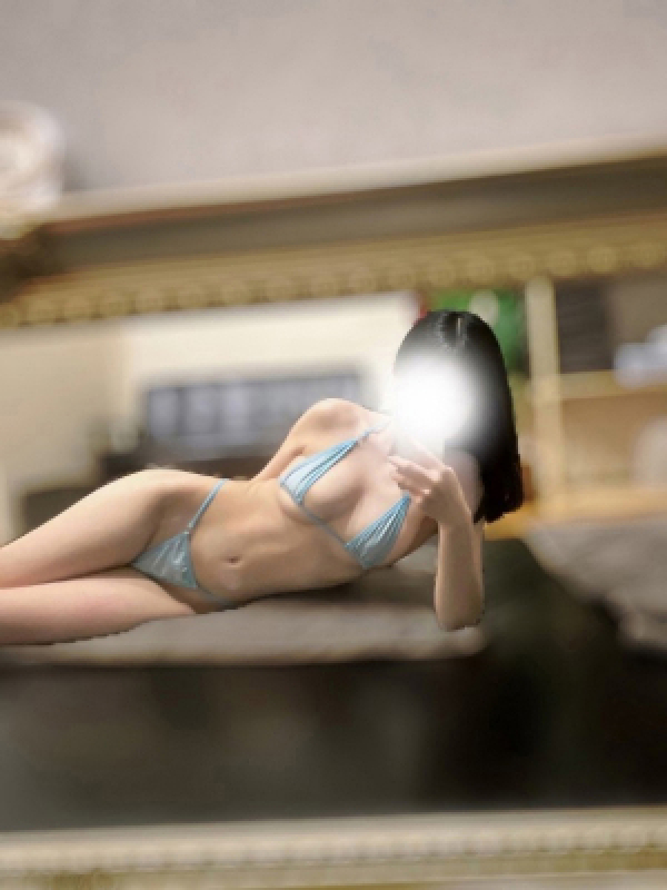 成宮みみ