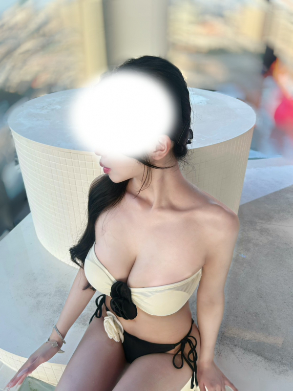 綾崎れい