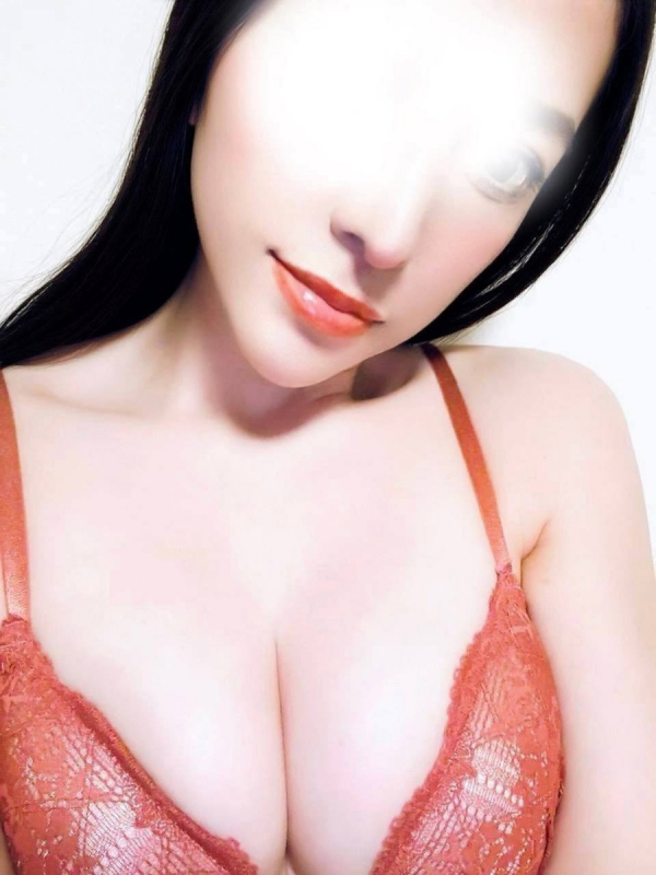 秋山こころ