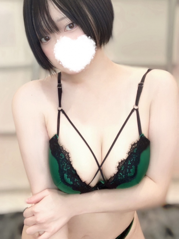 朝霧　れい
