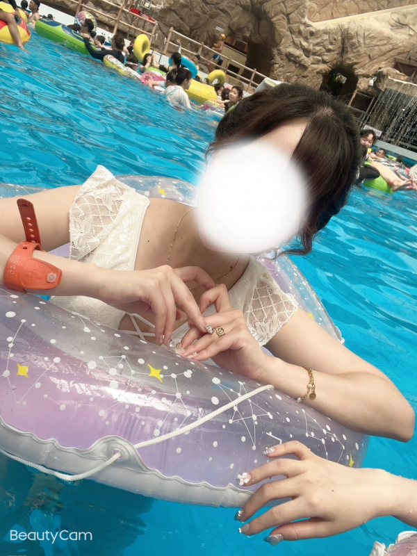 香月　せりな