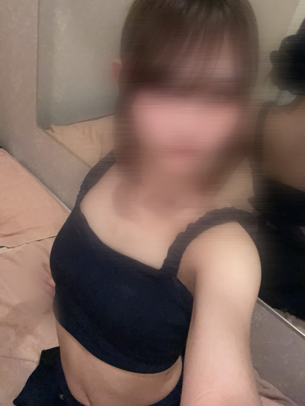 新人みこ