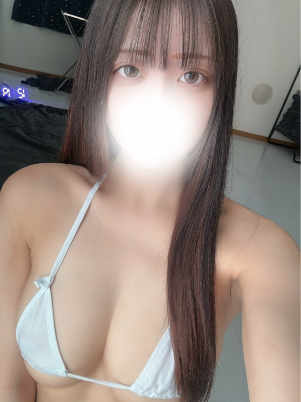 篠宮　れな