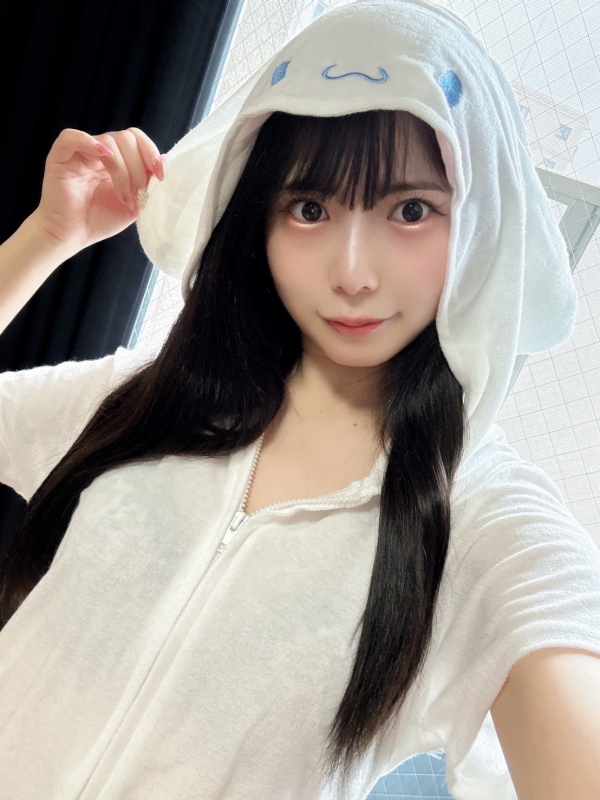綾瀬　くるみ