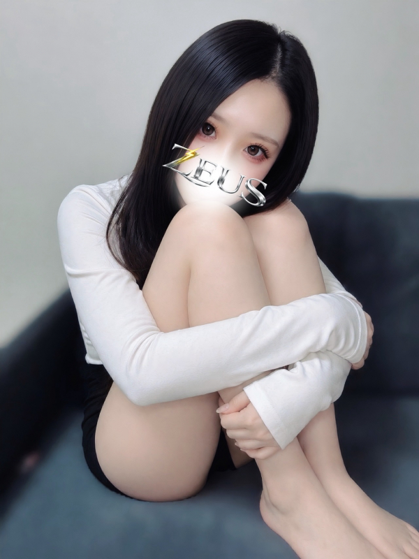 新名 にあ