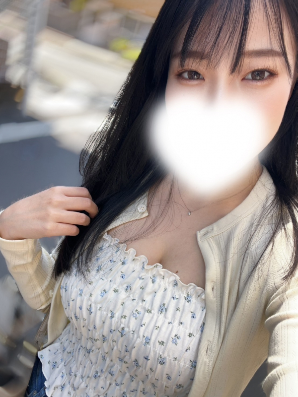 深田　まゆ