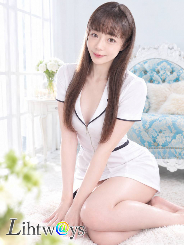 葉月かりな
