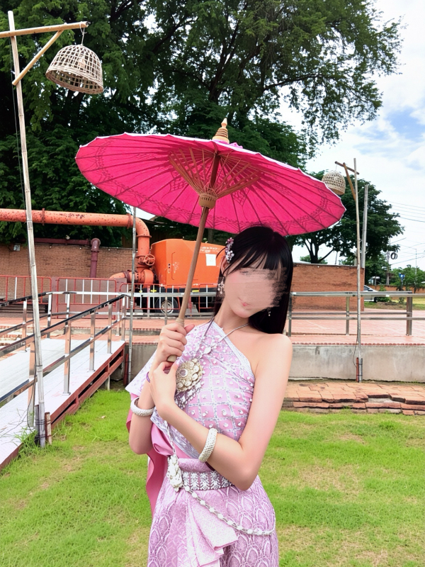 朝比奈すみれ