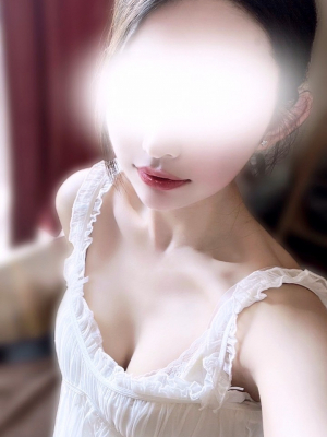 真中さとみ 