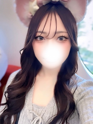 足立みな