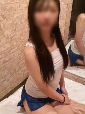 新人えみり