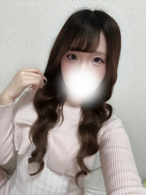 つきな