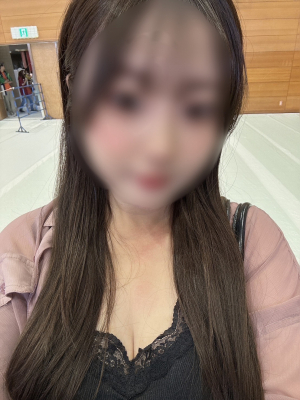 新人えな