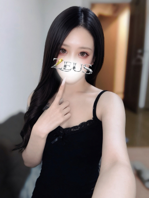 新名 にあ