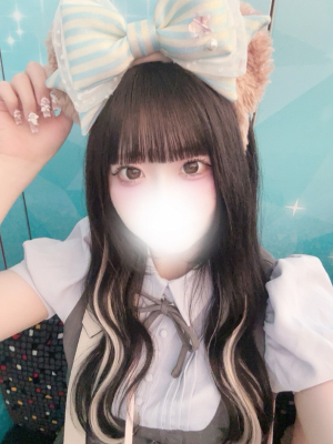 白桃 らむ